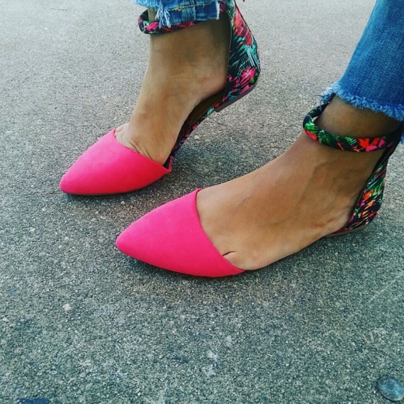 SOLD OUT D'orsay Pointy Toe Ankle Flats - Picture 2 of 8